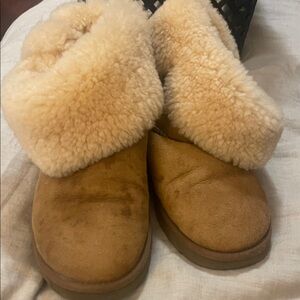 Uggs Women's Tan Shearling Boots